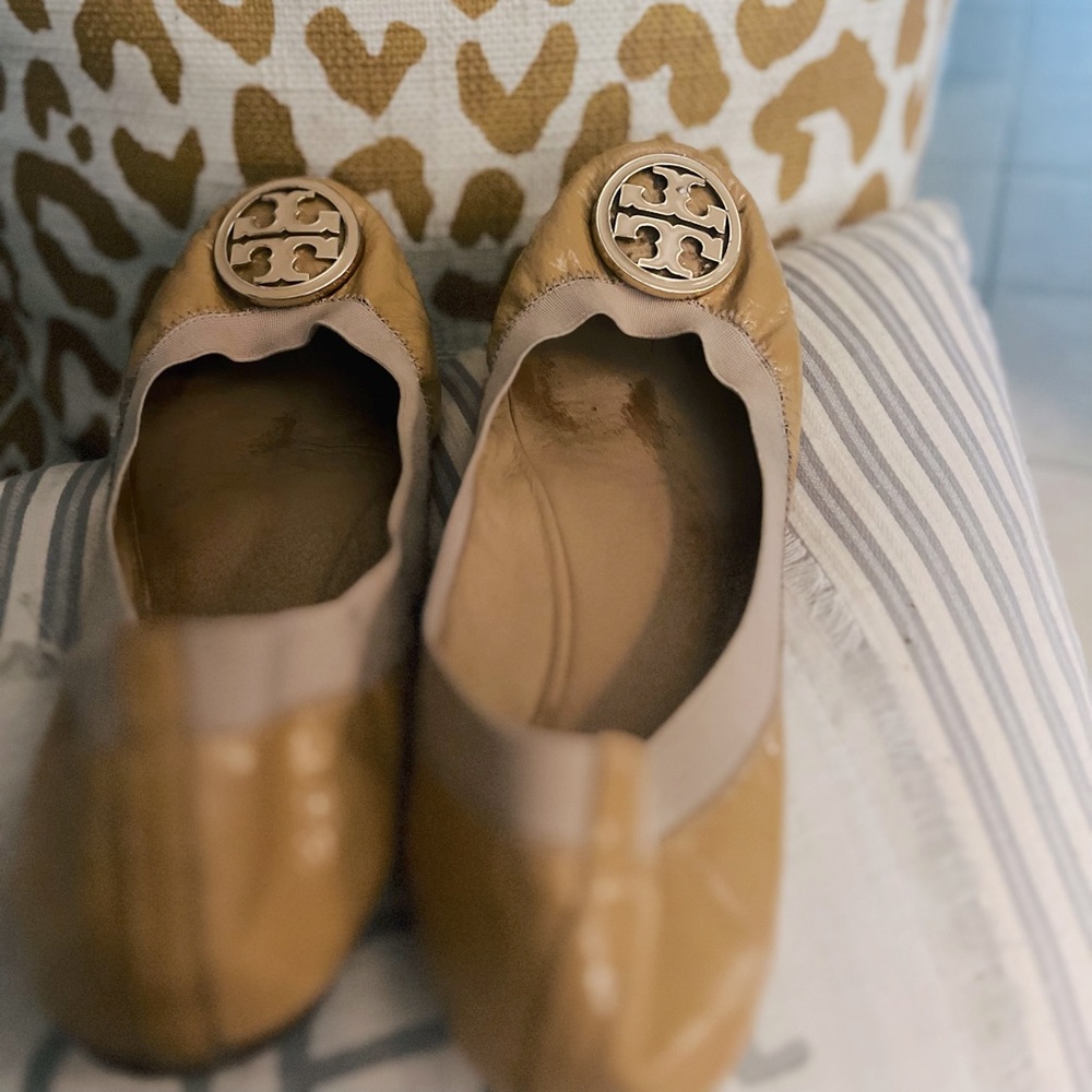 TORI BURCH patent leather Caroline ballet flats-size 8.5